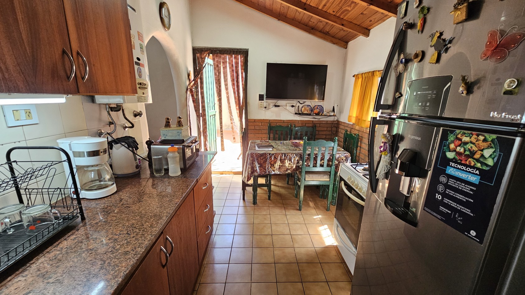 **u$s 85.000.-** - CASA 3 AMB. C/GARAGE, PATIO y TERRAZA S/LOTE PROPIO 8,66x17 mtrs Aprox - MENDOZA 1300 