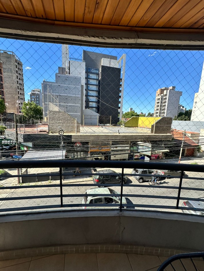 IMPECABLE DPTO 3 AMB. - 90 m2 APROX - C/COCHERA EN ALQUILER - Moreno al 400 - Lanus