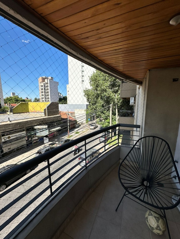 IMPECABLE DPTO 3 AMB. - 90 m2 APROX - C/COCHERA EN ALQUILER - Moreno al 400 - Lanus
