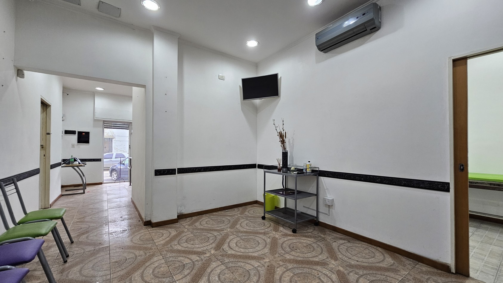 **$1.800.000.-** x mes - Local en alquiler - 5 Consultorios (medicos y/o estetica) en Lanus Oeste