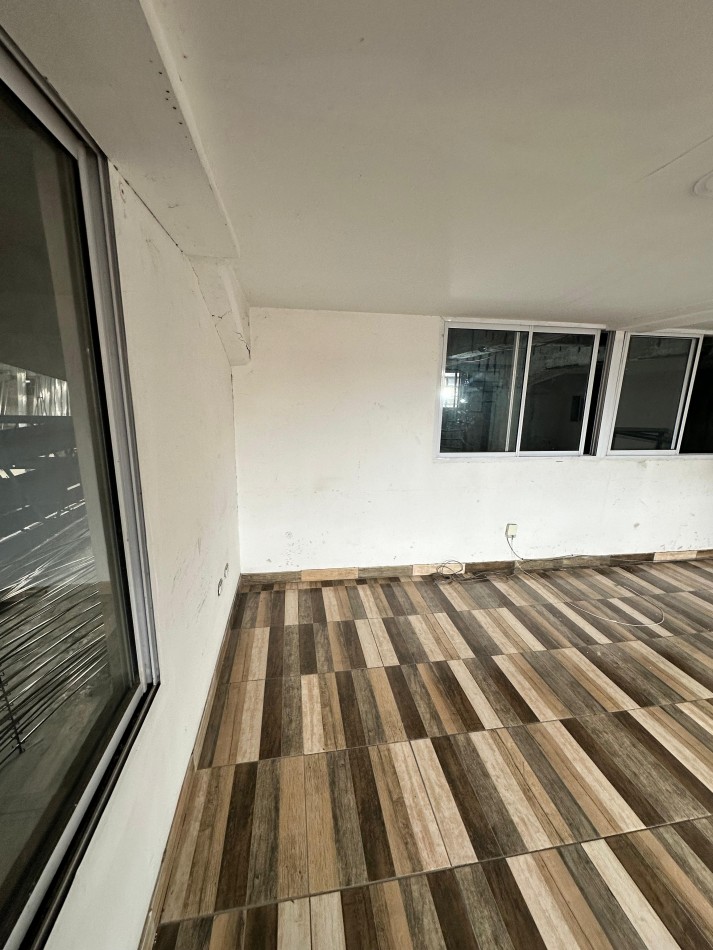 **1100 m2 en Planta**, 90x13 m2, Salida a dos calles, Todo Losa, Altura 5,5 m2 - Opcion 1100 m2 MAS en P.A - Entre Rios y Conesa - Piñeyro - Avellaneda 