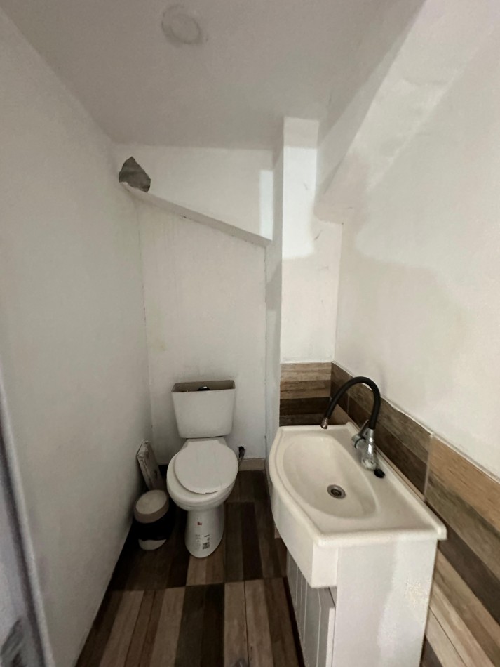 **1100 m2 en Planta**, 90x13 m2, Salida a dos calles, Todo Losa, Altura 5,5 m2 - Opcion 1100 m2 MAS en P.A - Entre Rios y Conesa - Piñeyro - Avellaneda 