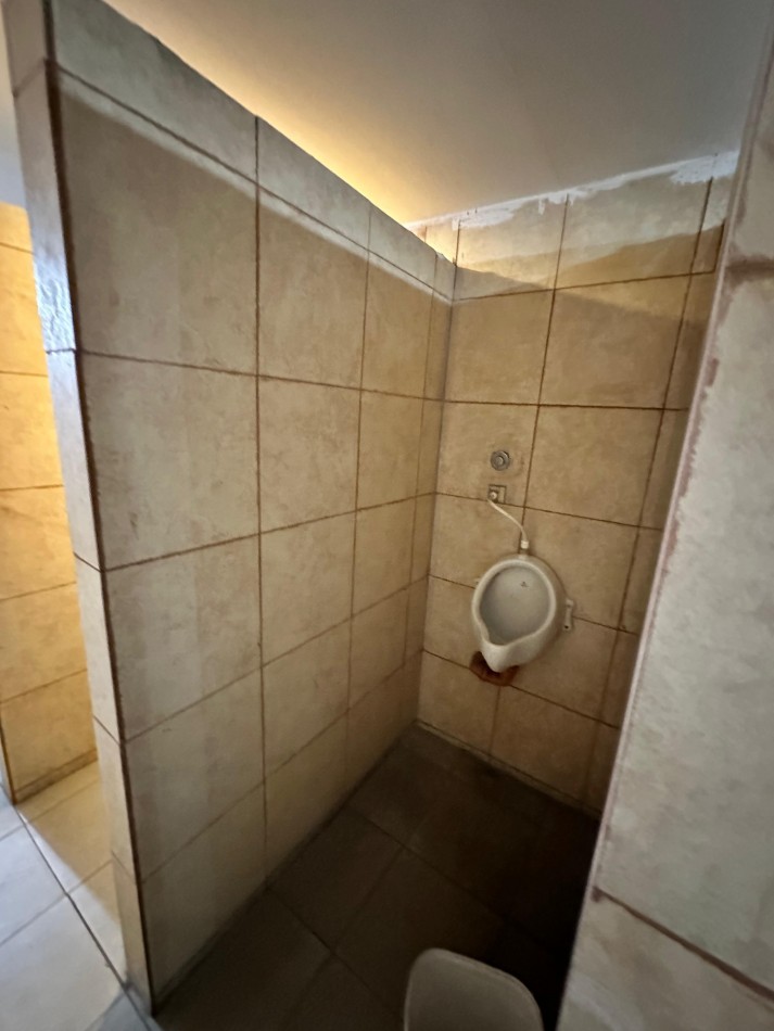 **1100 m2 en Planta**, 90x13 m2, Salida a dos calles, Todo Losa, Altura 5,5 m2 - Opcion 1100 m2 MAS en P.A - Entre Rios y Conesa - Piñeyro - Avellaneda 