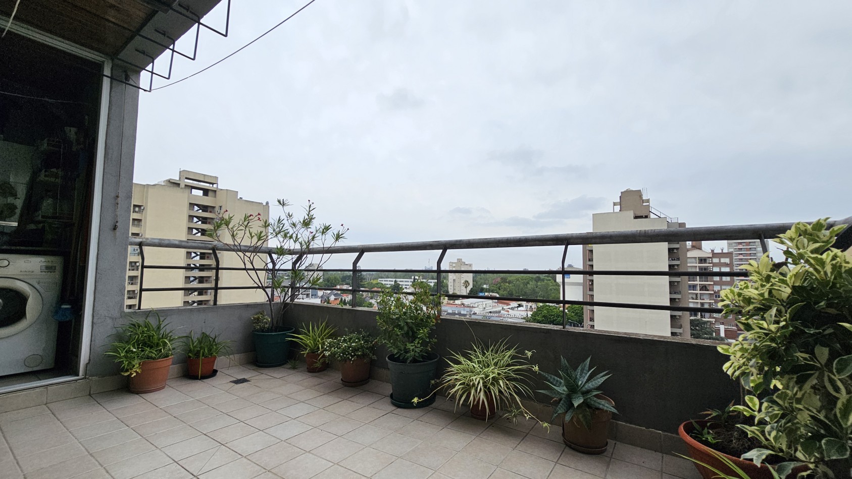 **u$s 95.000** - Venta Dto. de 3 amb. - 7mo piso - Margarita Weild 1500 - Lanus Este