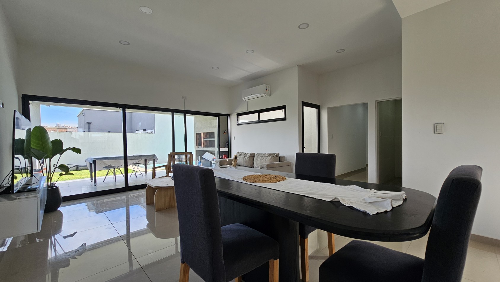 **u$s 75.000.-** (SOLO HASTA EL 30 de JULIO) - Casa de 4 amb con parque y pileta, NUEVA, Lote propio - Benigno Cal 600 - Tristan Suarez - Ezeiza