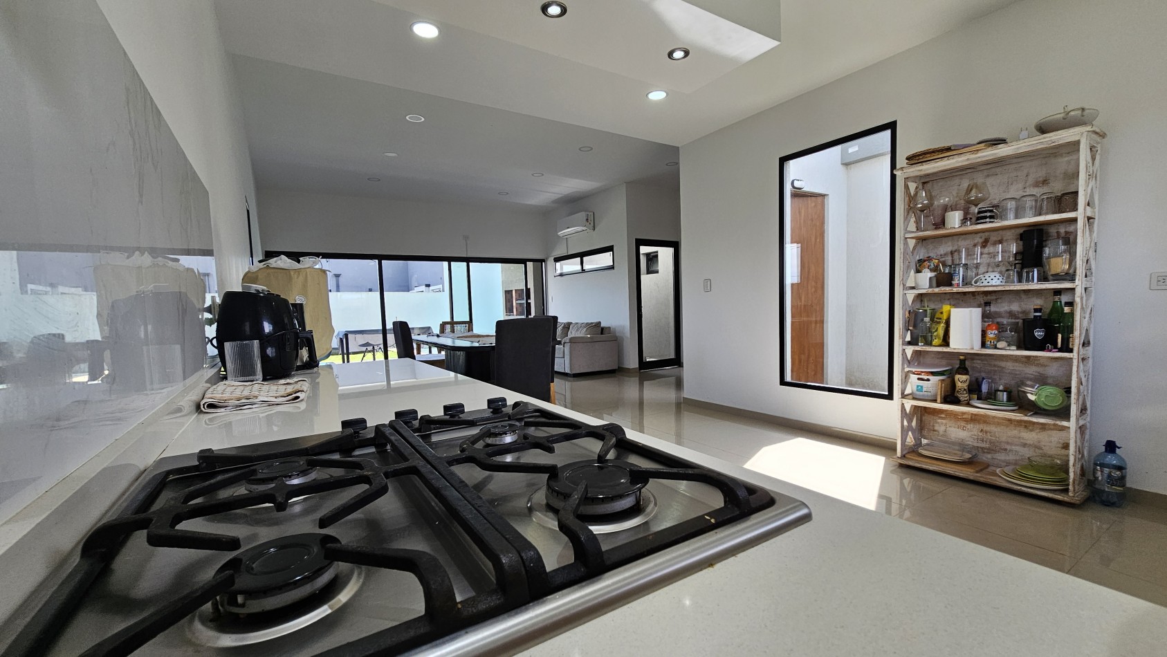 **u$s 75.000.-** (SOLO HASTA EL 30 de JULIO) - Casa de 4 amb con parque y pileta, NUEVA, Lote propio - Benigno Cal 600 - Tristan Suarez - Ezeiza