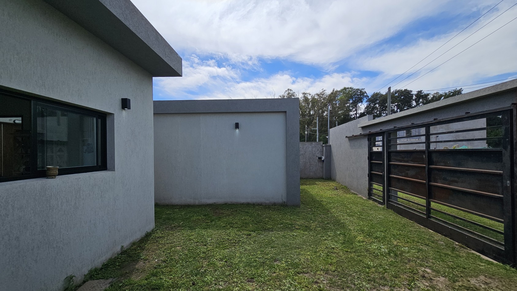 **u$s 75.000.-** (SOLO HASTA EL 30 de JULIO) - Casa de 4 amb con parque y pileta, NUEVA, Lote propio - Benigno Cal 600 - Tristan Suarez - Ezeiza