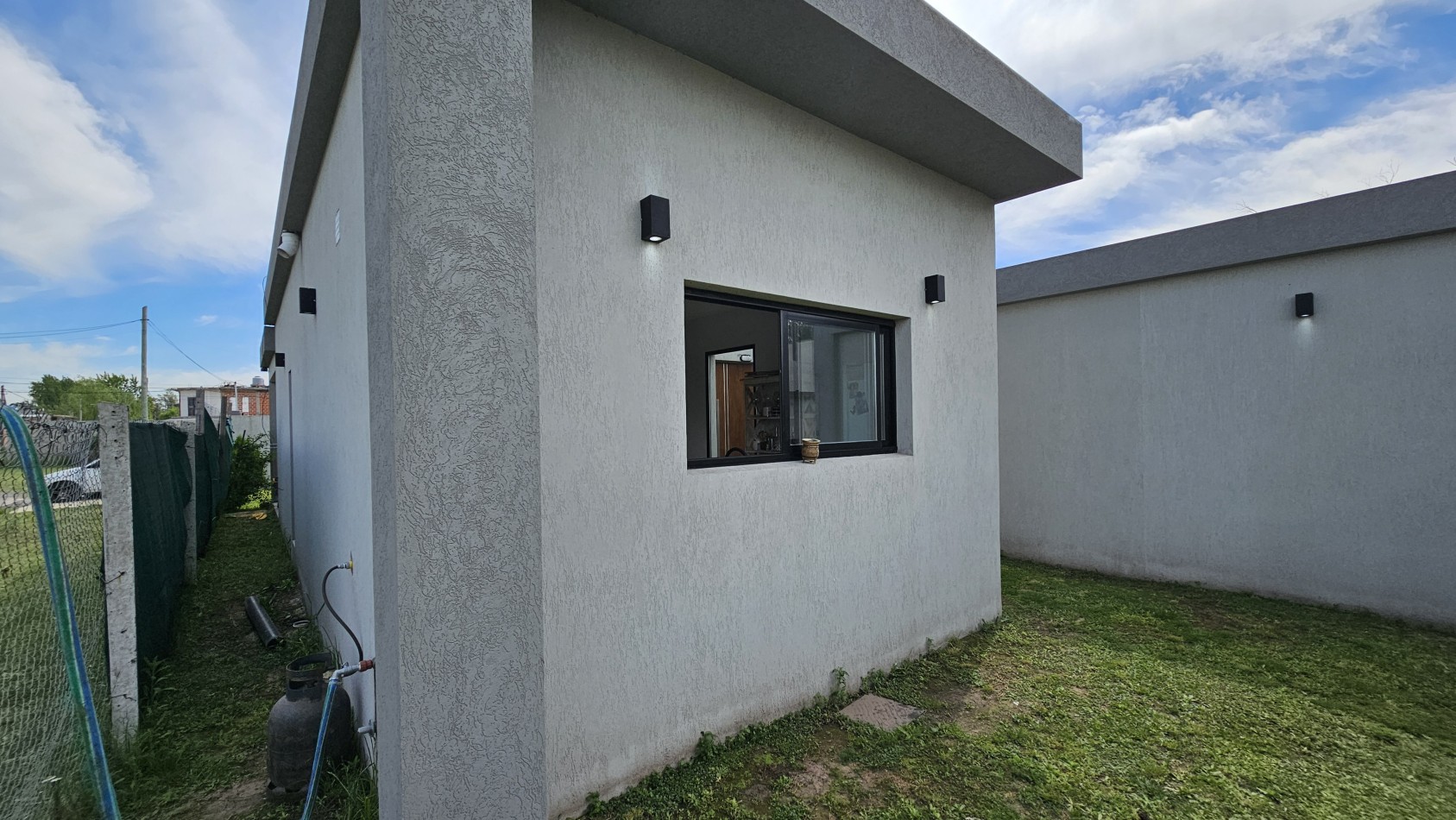 **u$s 75.000.-** (SOLO HASTA EL 30 de JULIO) - Casa de 4 amb con parque y pileta, NUEVA, Lote propio - Benigno Cal 600 - Tristan Suarez - Ezeiza