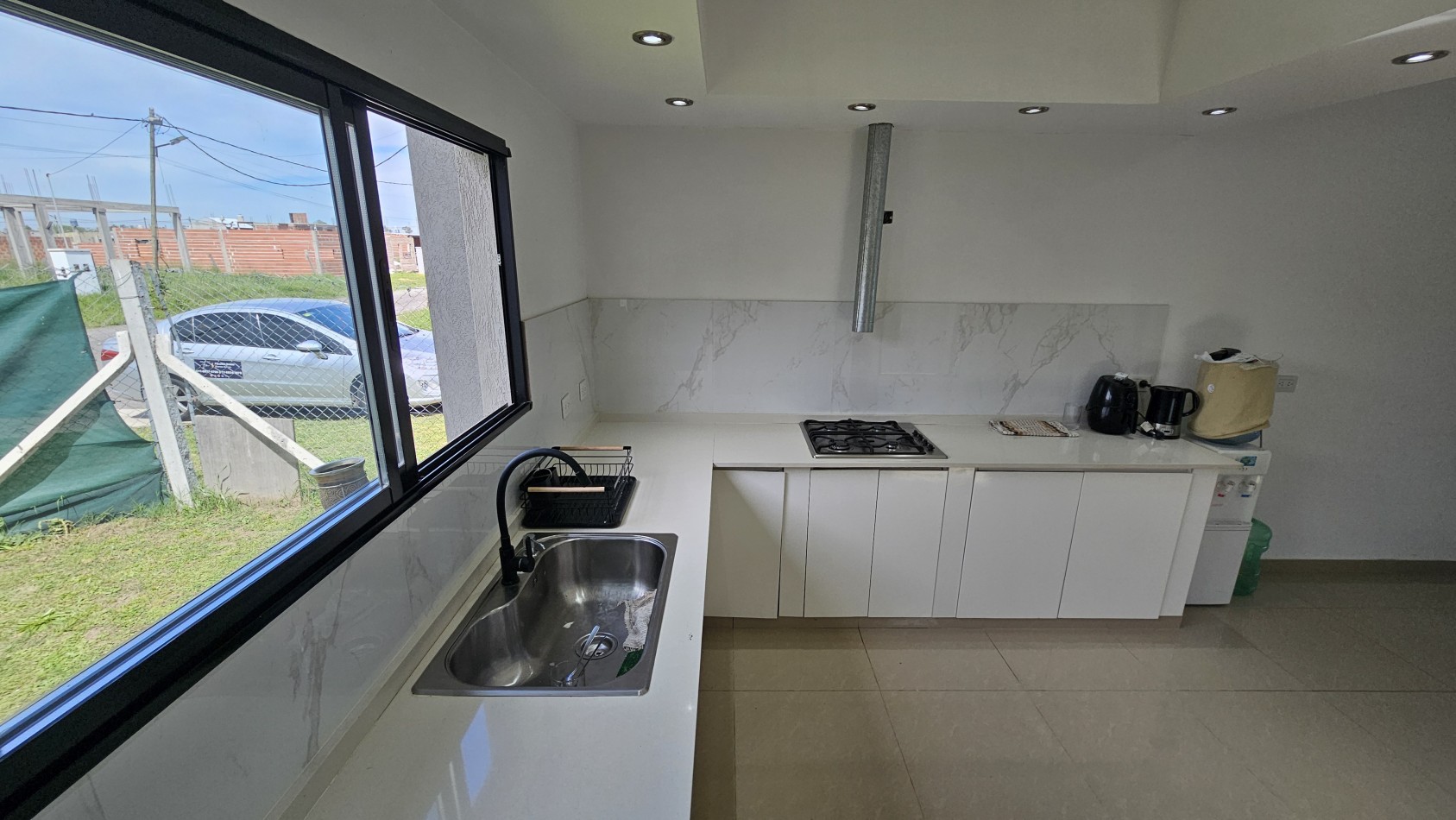 **u$s 75.000.-** (SOLO HASTA EL 30 de JULIO) - Casa de 4 amb con parque y pileta, NUEVA, Lote propio - Benigno Cal 600 - Tristan Suarez - Ezeiza