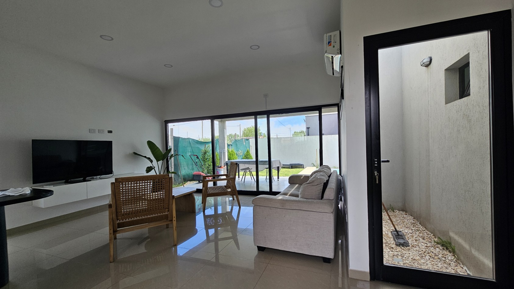 **u$s 75.000.-** (SOLO HASTA EL 30 de JULIO) - Casa de 4 amb con parque y pileta, NUEVA, Lote propio - Benigno Cal 600 - Tristan Suarez - Ezeiza
