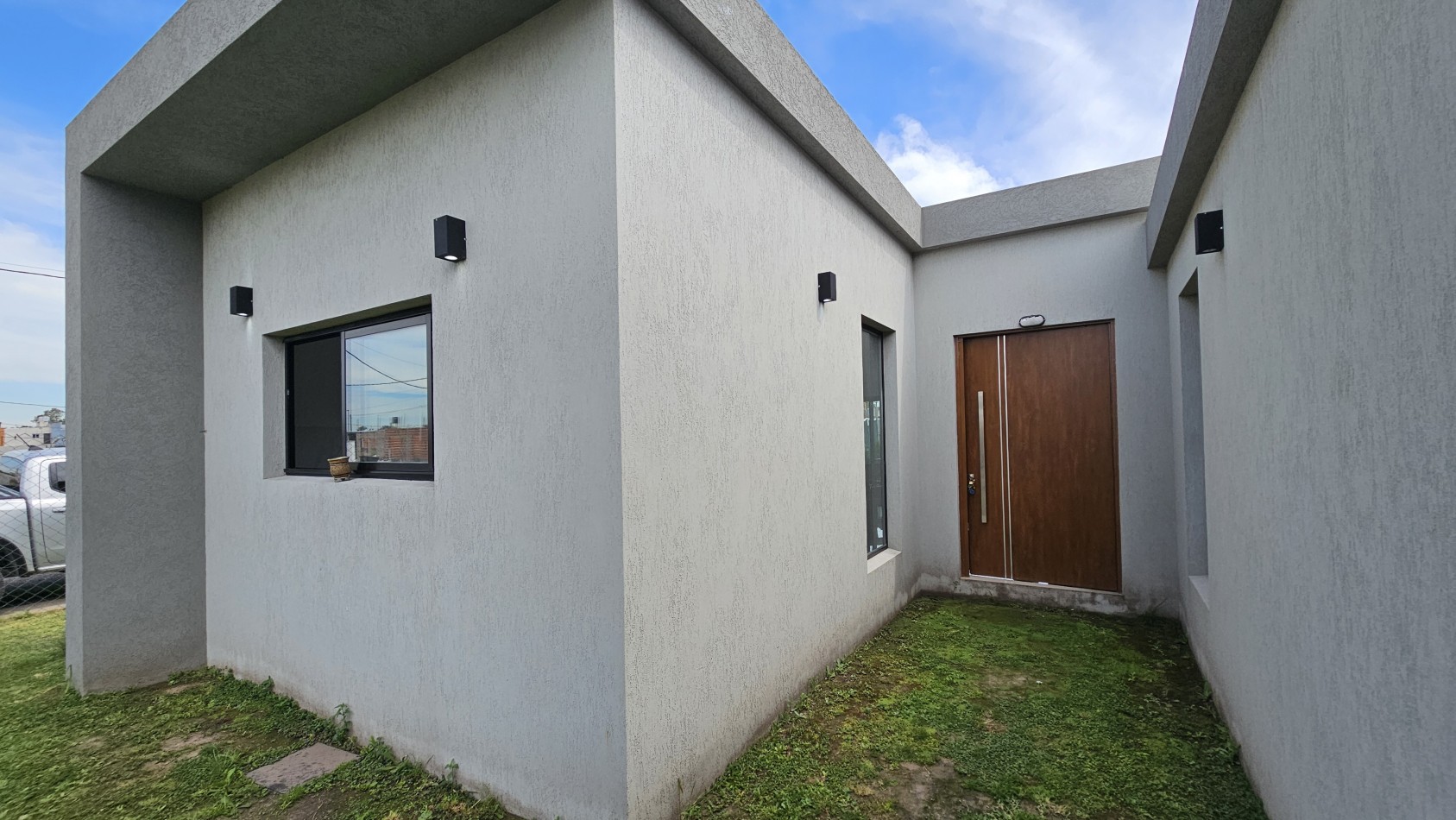 **u$s 75.000.-** (SOLO HASTA EL 30 de JULIO) - Casa de 4 amb con parque y pileta, NUEVA, Lote propio - Benigno Cal 600 - Tristan Suarez - Ezeiza