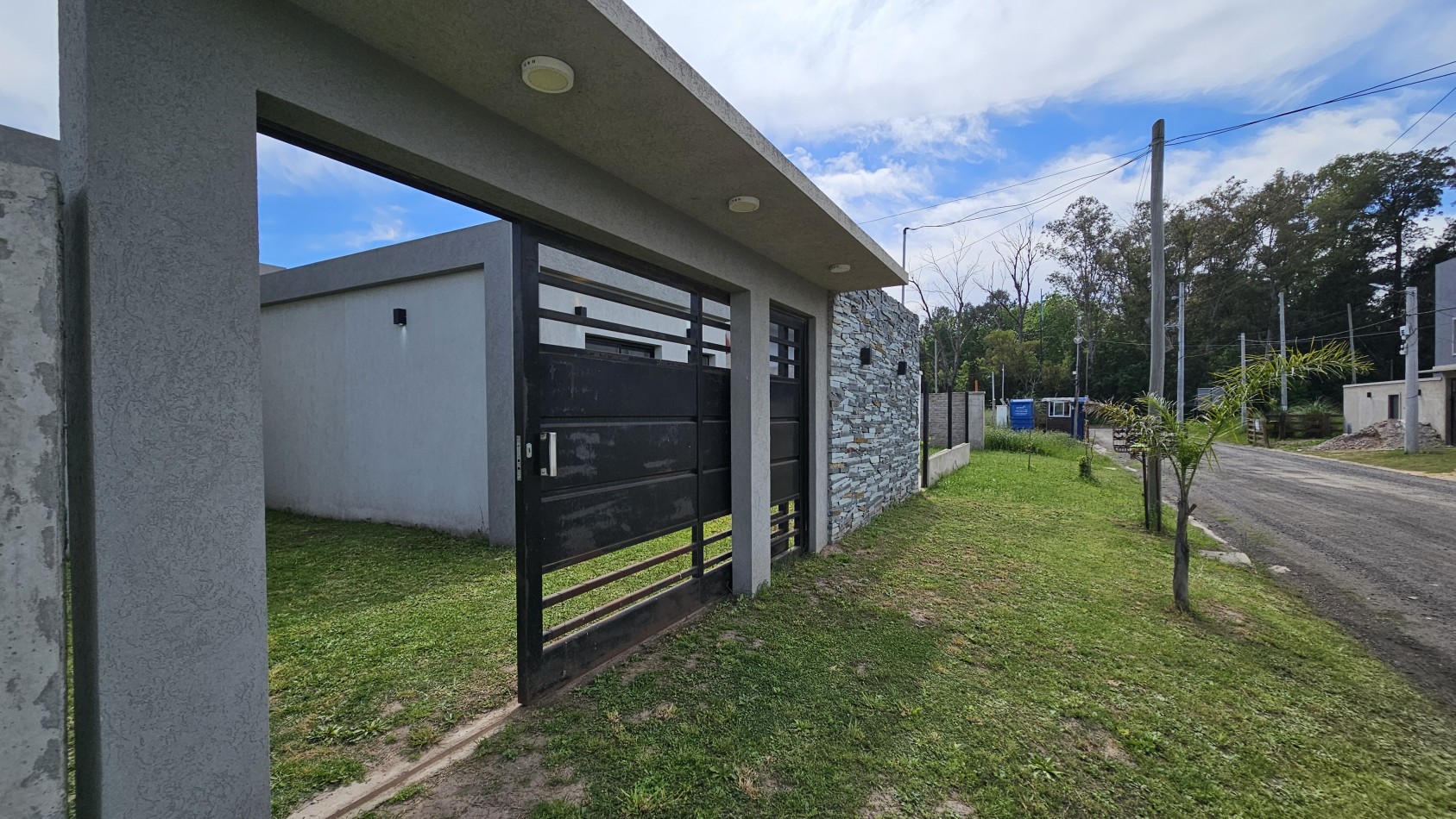 **u$s 75.000.-** (SOLO HASTA EL 30 de JULIO) - Casa de 4 amb con parque y pileta, NUEVA, Lote propio - Benigno Cal 600 - Tristan Suarez - Ezeiza