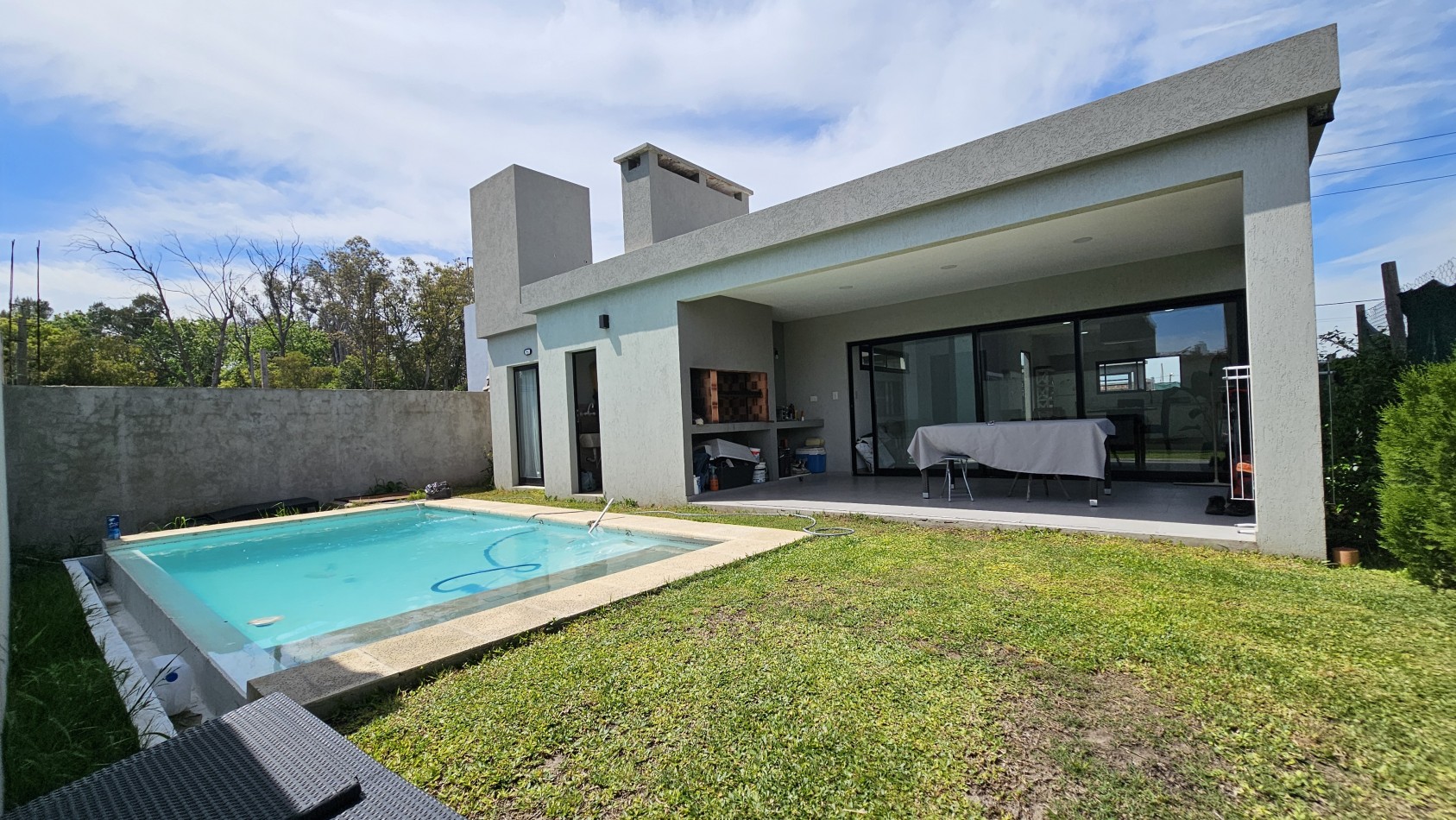 **u$s 75.000.-** (SOLO HASTA EL 30 de JULIO) - Casa de 4 amb con parque y pileta, NUEVA, Lote propio - Benigno Cal 600 - Tristan Suarez - Ezeiza
