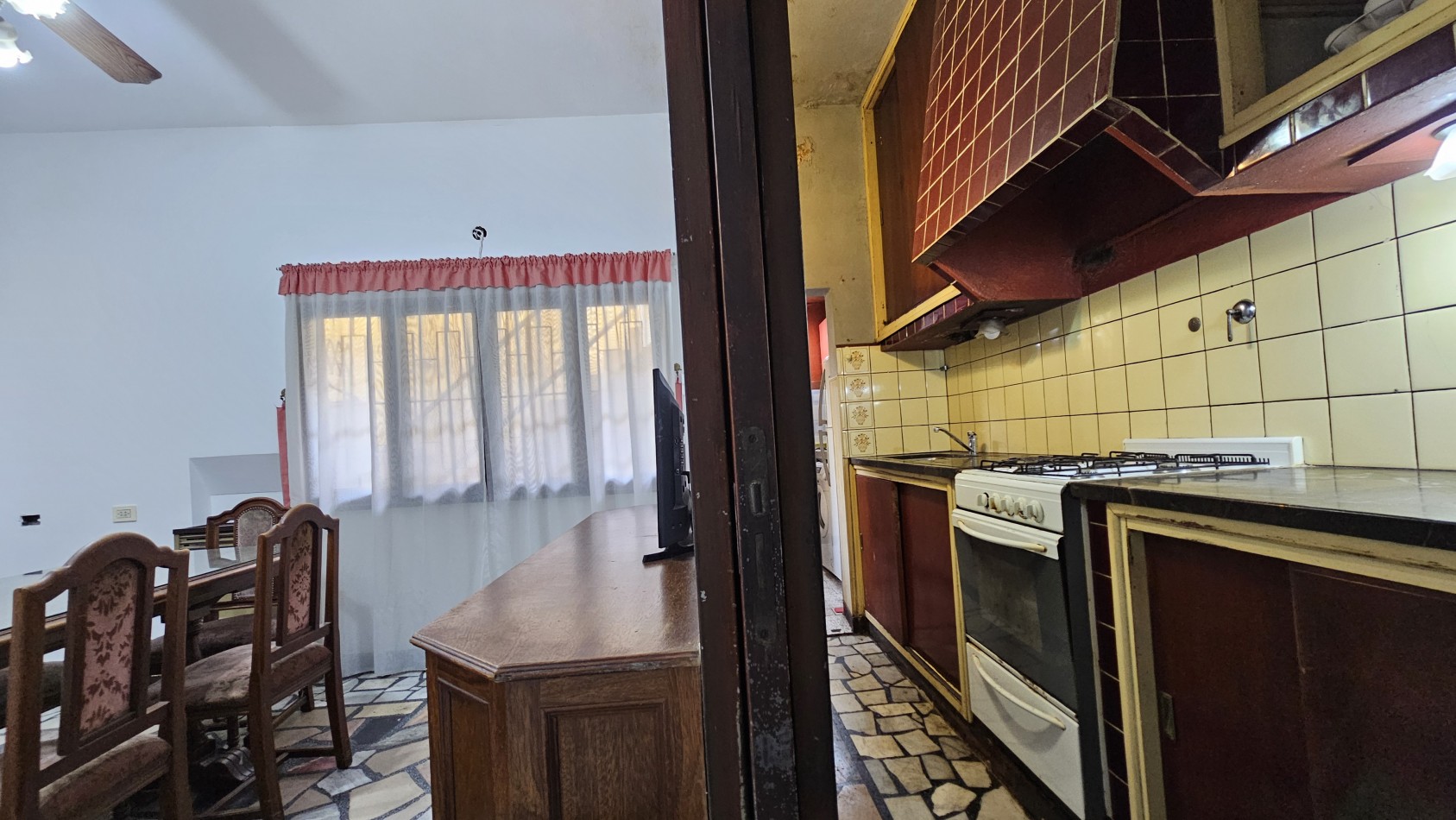 **u$s 79.900.-** Casa en venta sobre lote propio en esquina sobre Palma de Mallorca al 3800 - Quilmes.-