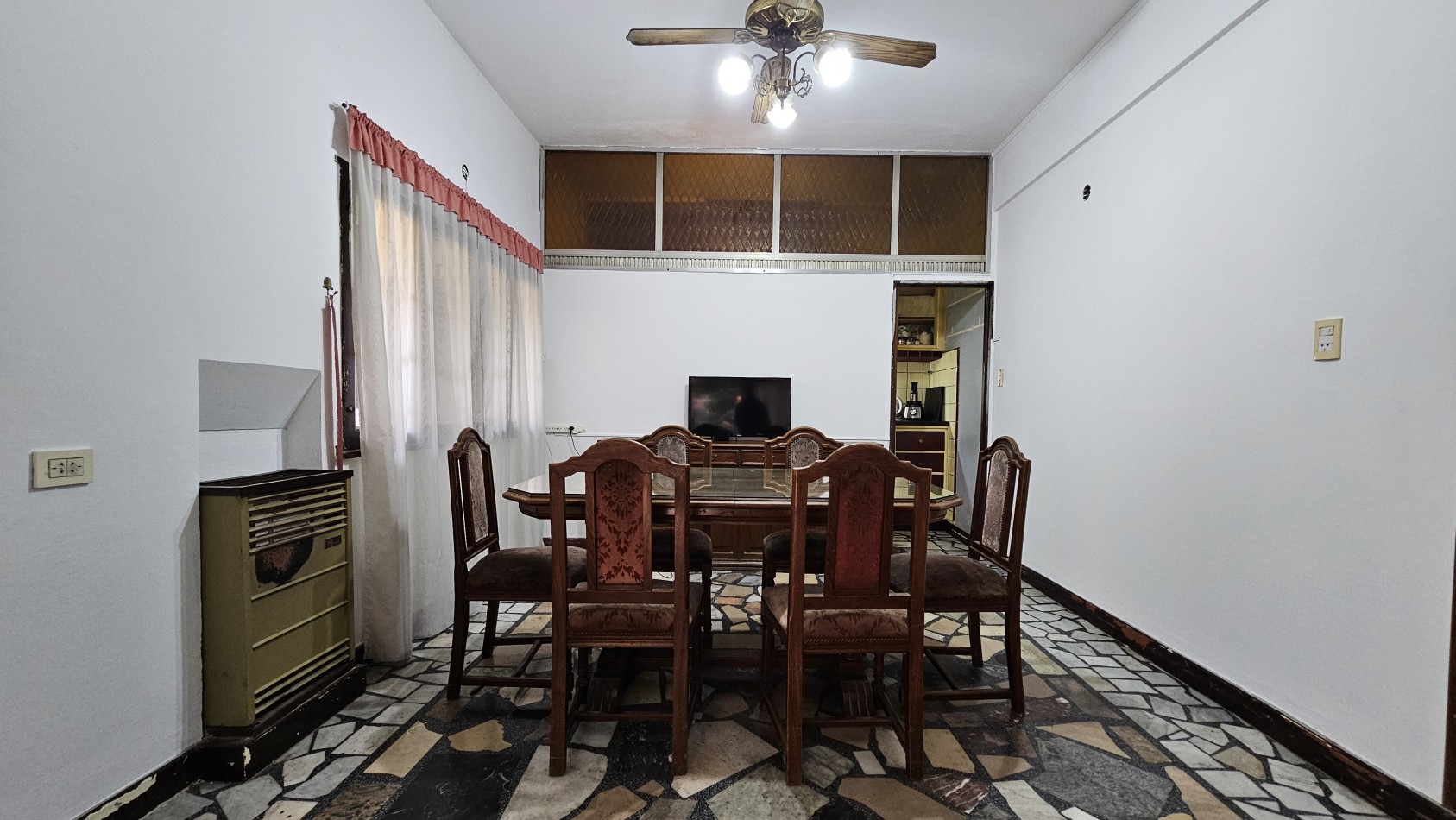 **u$s 79.900.-** Casa en venta sobre lote propio en esquina sobre Palma de Mallorca al 3800 - Quilmes.-