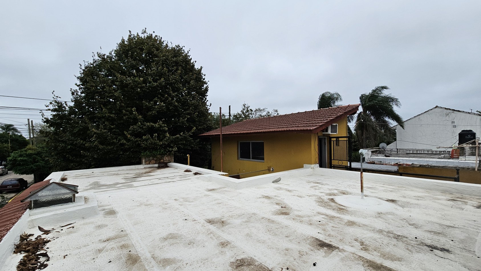 **u$s 79.900.-** Casa en venta sobre lote propio en esquina sobre Palma de Mallorca al 3800 - Quilmes.-