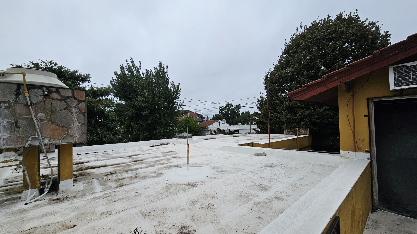 **u$s 79.900.-** Casa en venta sobre lote propio en esquina sobre Palma de Mallorca al 3800 - Quilmes.-