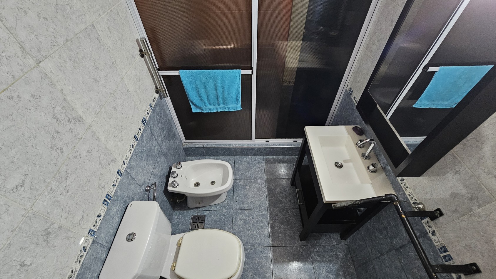 **u$s 79.900.-** Casa en venta sobre lote propio en esquina sobre Palma de Mallorca al 3800 - Quilmes.-