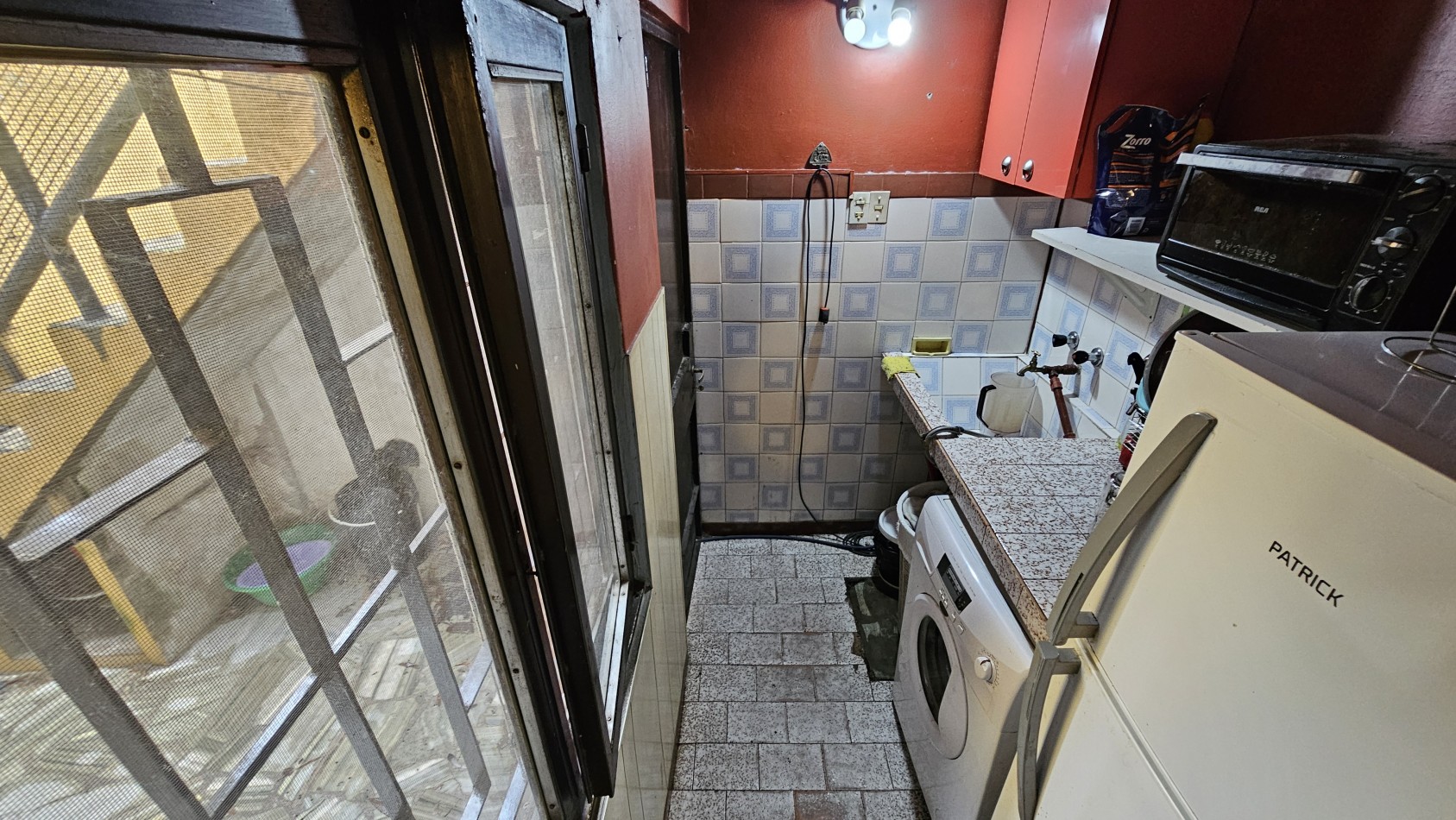 **u$s 79.900.-** Casa en venta sobre lote propio en esquina sobre Palma de Mallorca al 3800 - Quilmes.-