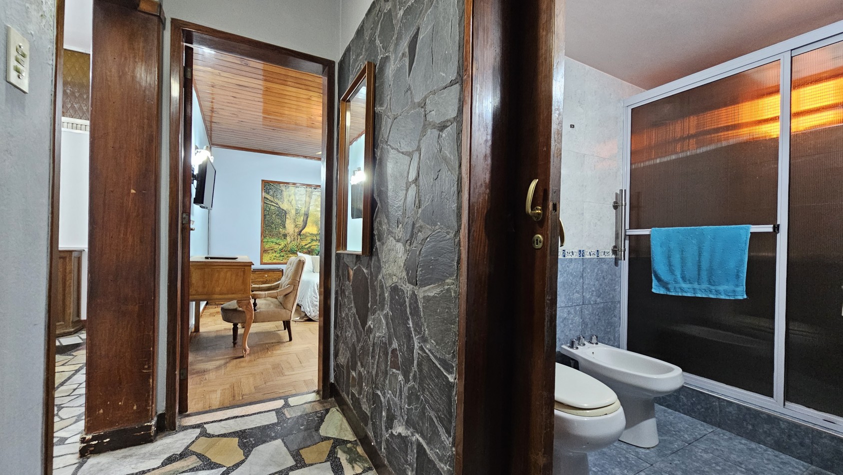 **u$s 79.900.-** Casa en venta sobre lote propio en esquina sobre Palma de Mallorca al 3800 - Quilmes.-