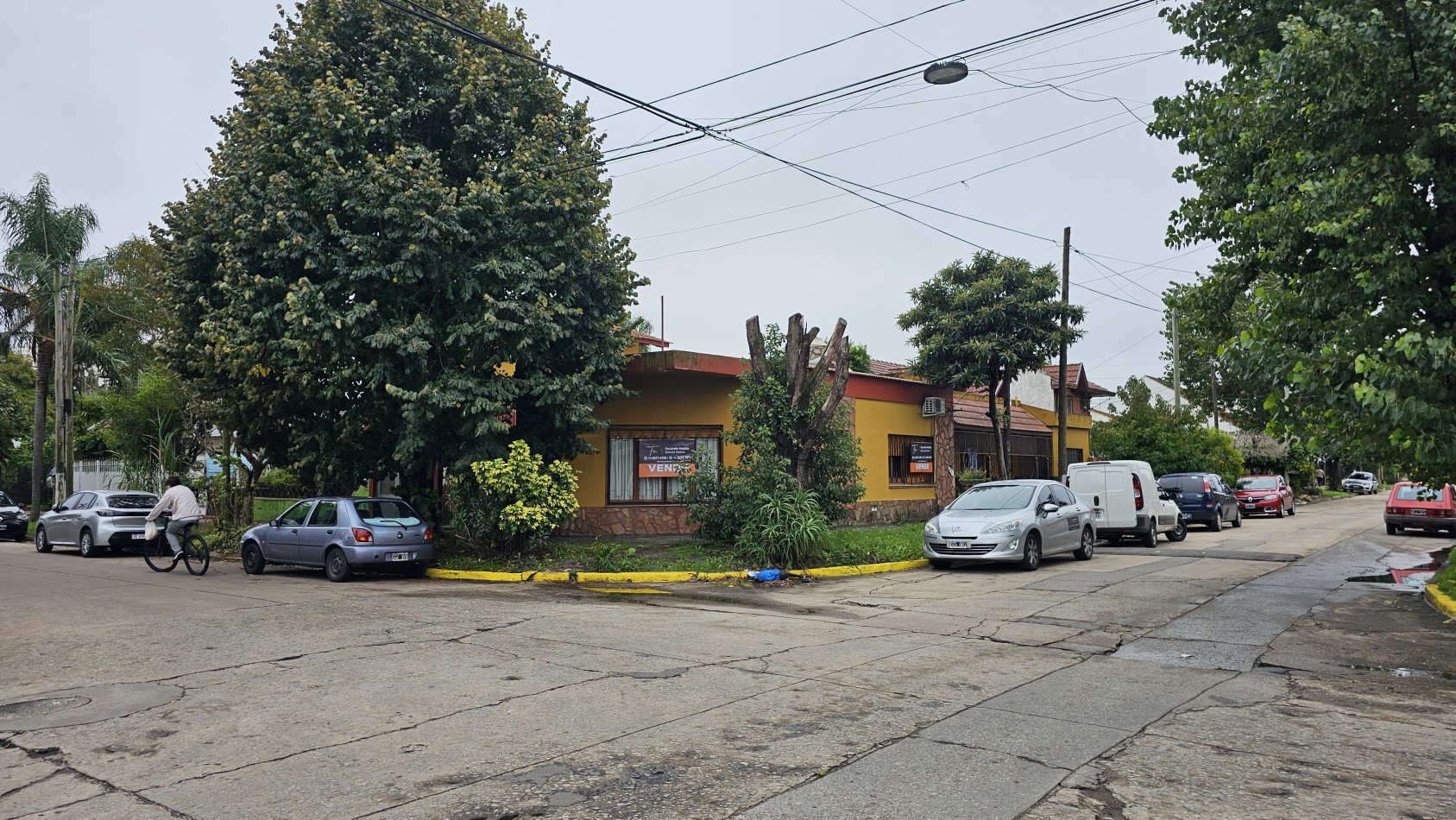 **u$s 79.900.-** Casa en venta sobre lote propio en esquina sobre Palma de Mallorca al 3800 - Quilmes.-