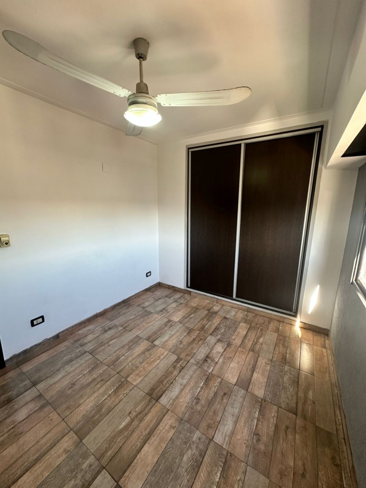 **$520.000.-** - Dpto. 2 Amb. en ALQUILER - Av- Hipolito Yrigoyen al 6300.- Remedios de Escalada