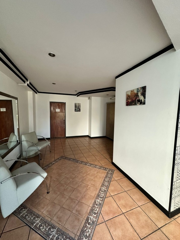 **$520.000.-** - Dpto. 2 Amb. en ALQUILER - Av- Hipolito Yrigoyen al 6300.- Remedios de Escalada