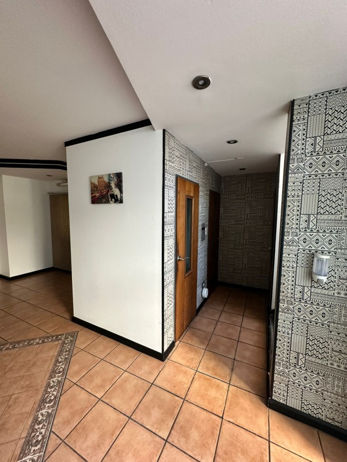 **$520.000.-** - Dpto. 2 Amb. en ALQUILER - Av- Hipolito Yrigoyen al 6300.- Remedios de Escalada