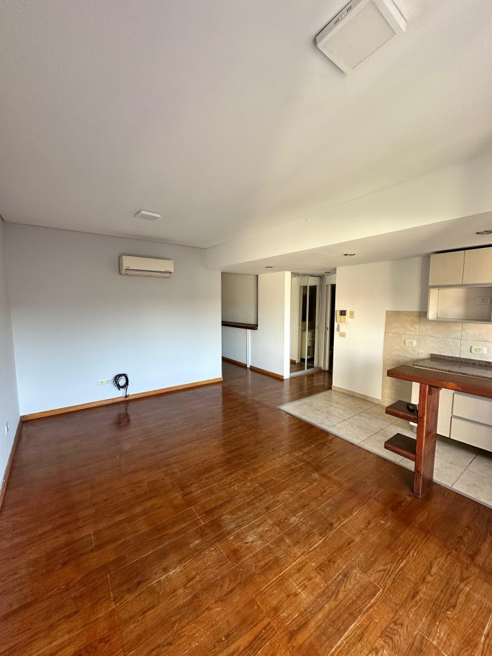 **$520.000.-** - Impecable Dpto 2 amb. En ALQUILER - Av. Cabildo al 1700, Casi Esquina Av. Galicia - Piñeyro
