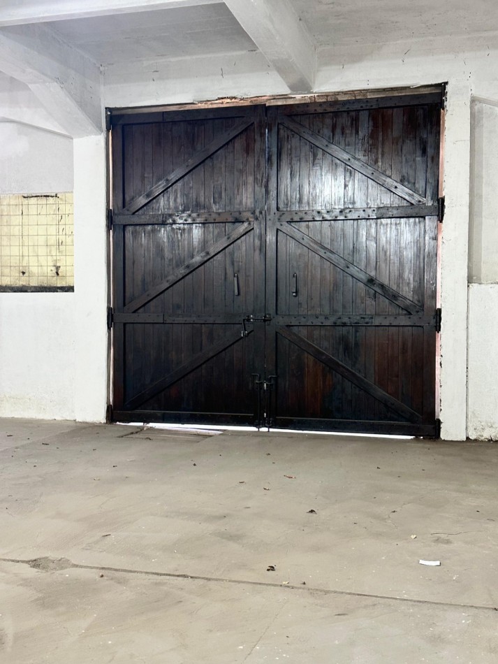**1100 m2 en Planta**, 90x13 m2, Salida a dos calles, Todo Losa, Altura 5,5 m2 - Opcion 1100 m2 MAS en P.A - Entre Rios y Conesa - Piñeyro - Avellaneda 