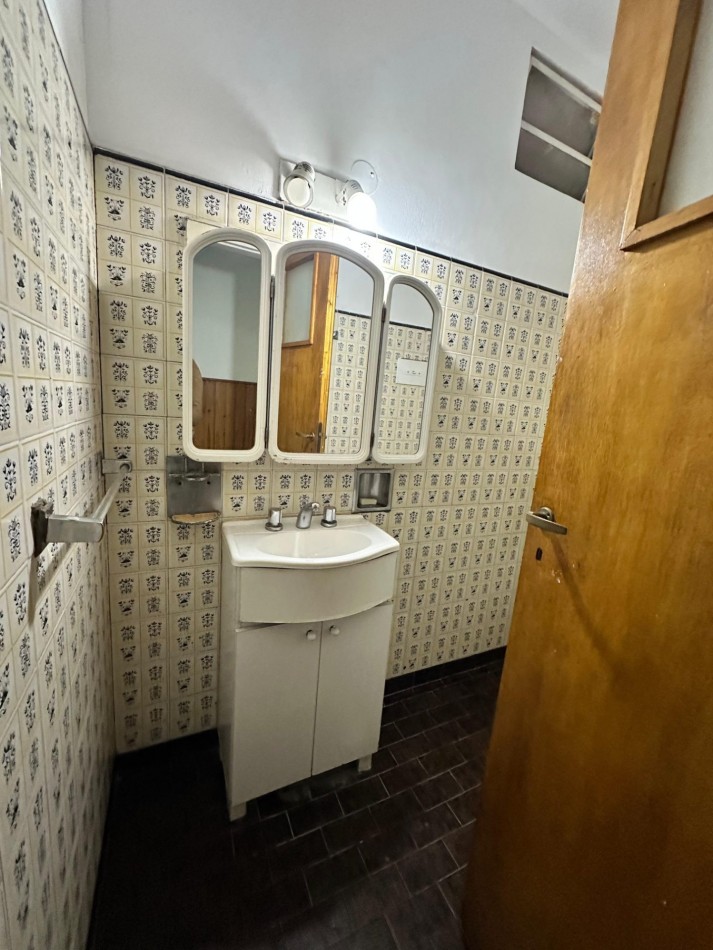 **$680.000.-** - ALQUILER PH INTERNO 2AMB y MEDIO CON AMPLIO PATIO - Dr. Galvez al 800 - Lanus Este