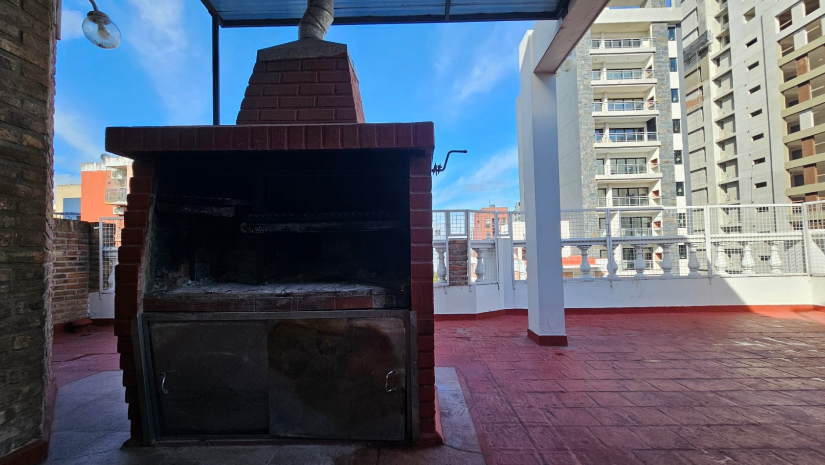 Exclusivo Piso de 4 Ambientes con Cochera Cubierta - El Maximo Confort en el Corazon de Lanus - Gobernador Yrigoyen 200 - Lanus Oeste