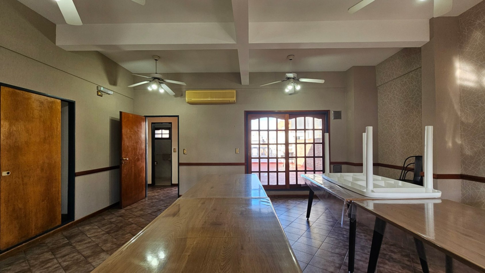 Exclusivo Piso de 4 Ambientes con Cochera Cubierta - El Maximo Confort en el Corazon de Lanus - Gobernador Yrigoyen 200 - Lanus Oeste