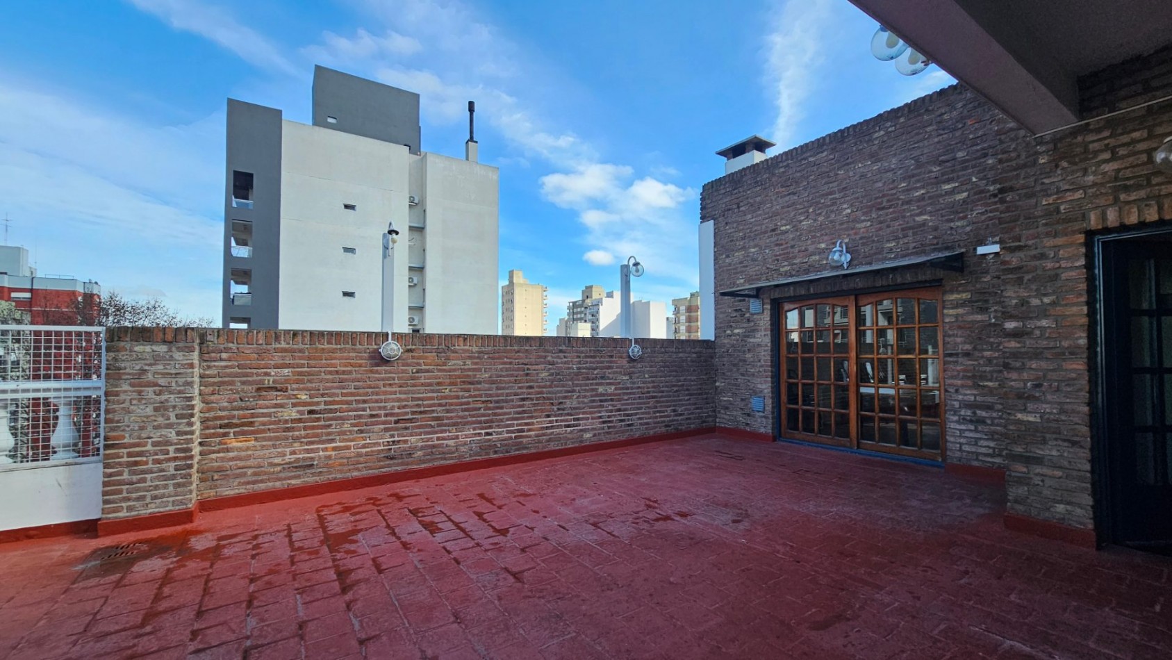 Exclusivo Piso de 4 Ambientes con Cochera Cubierta - El Maximo Confort en el Corazon de Lanus - Gobernador Yrigoyen 200 - Lanus Oeste