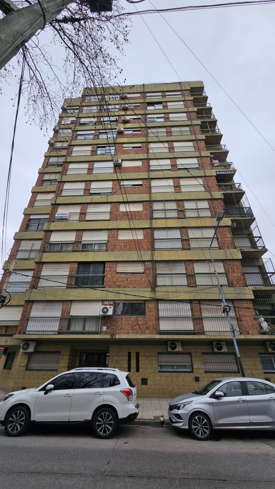 **U$S 137.000** Dpto. 3 amb. C/balcon en venta - M. Brin 2800 - LANUS CENTRO
